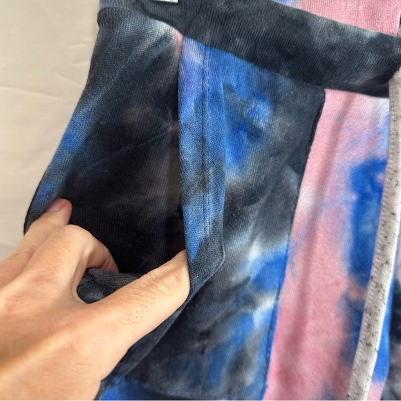 Love Womens 2-Piece Tie-Dye Sweatshirt & Jogger Set Pink/Blue/Black Medium - Picture 3 of 10